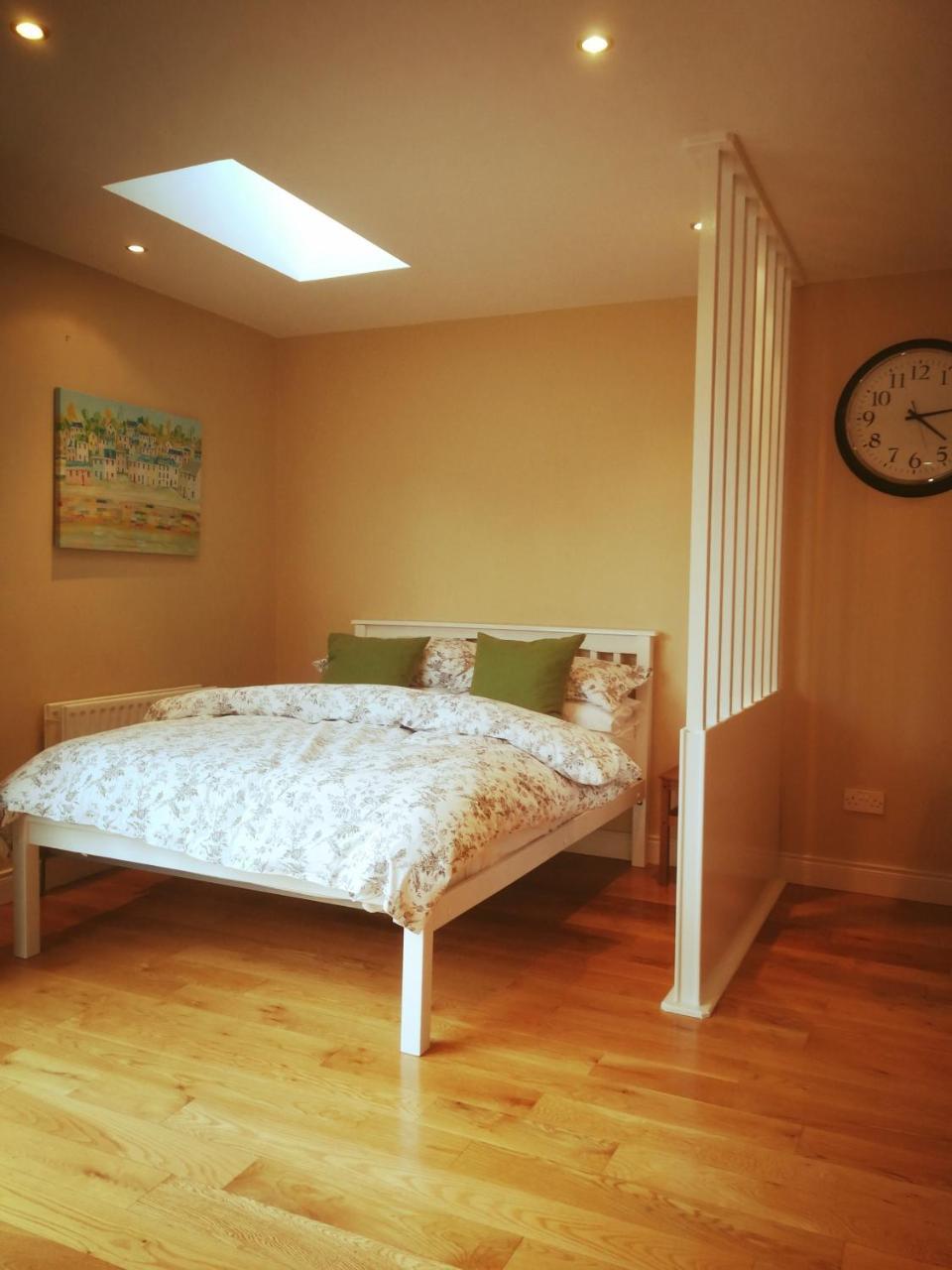 The Village Rooms Dundalk Exteriör bild