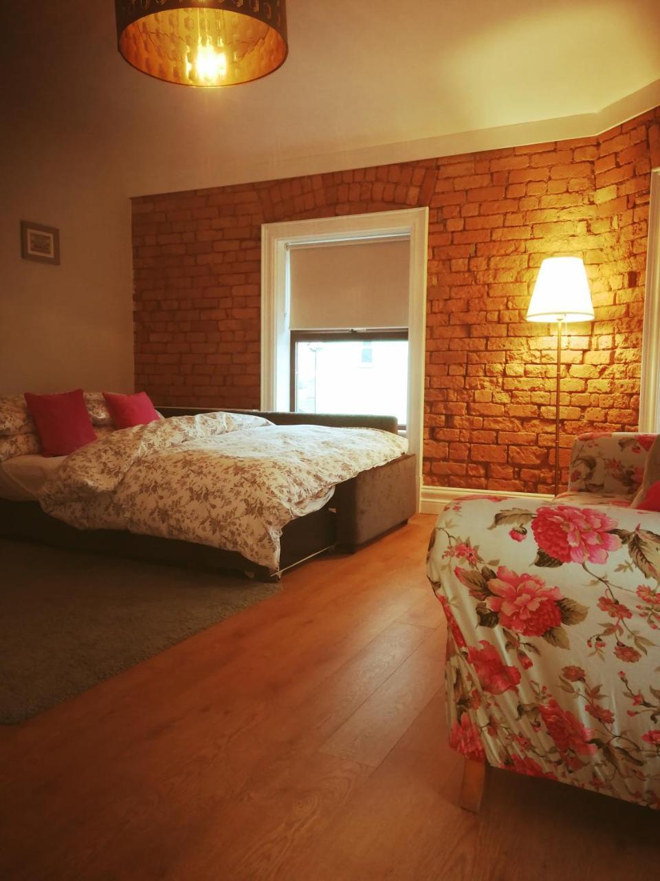 The Village Rooms Dundalk Exteriör bild